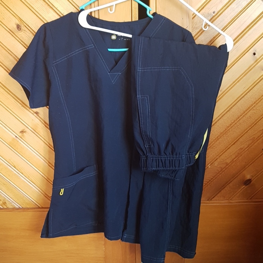 WonderWink Scrub Set!